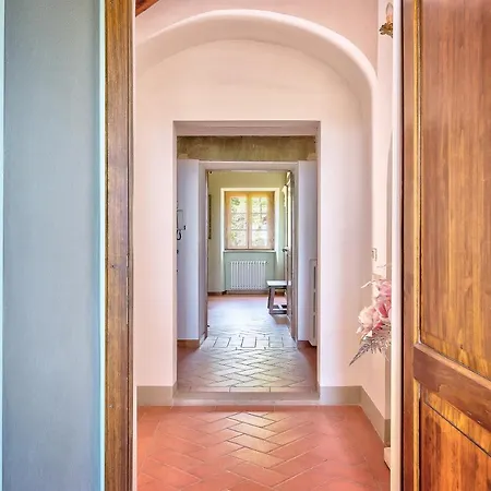 Maria Villa Monte San Savino