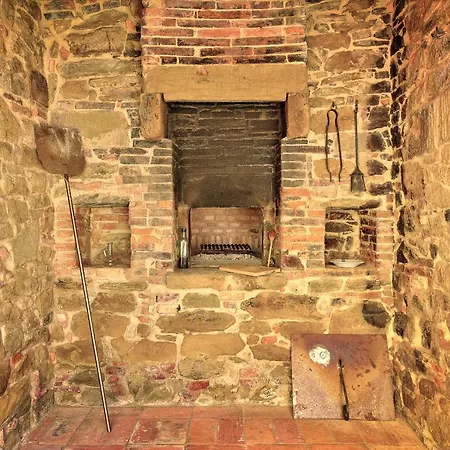 Maria Villa Monte San Savino