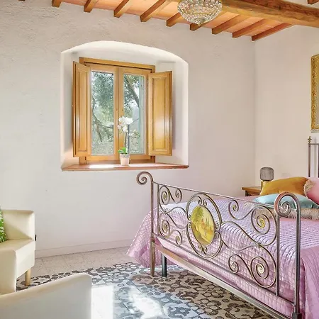 Maria Villa Monte San Savino
